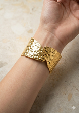 Load image into Gallery viewer, Broad bracelet-5