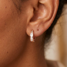 Load image into Gallery viewer, Anti Tarnish CZ Earring 131
