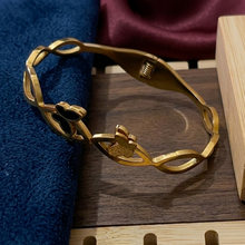 Load image into Gallery viewer, Anti Tarnish Bracelet 47