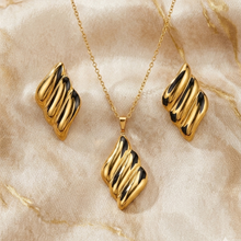 Load image into Gallery viewer, Anti Tarnish Combo Set with 1 Pair of Earring and Necklace 18
