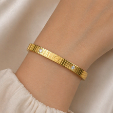 Load image into Gallery viewer, Anti Tarnish Baby Size Golden Cartier Bracelet