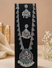 Load image into Gallery viewer, Oxodise long set with one pair of earrings and Necklace