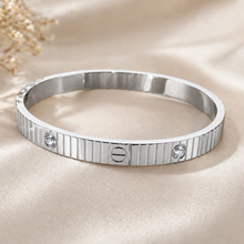 Load image into Gallery viewer, Anti Tarnish Silver Cartier Bracelet