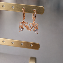 Load image into Gallery viewer, Anti Tarnish CZ Earring 116