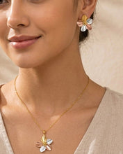 Load image into Gallery viewer, Anti Tarnish 3-tone combo set with 1 pair of earring and Necklace 5